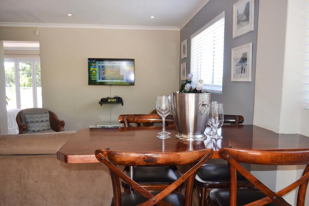 Seabreeze Luxury Two Bedroom Self Catering Penthouse Simonʼs Town Esterno foto